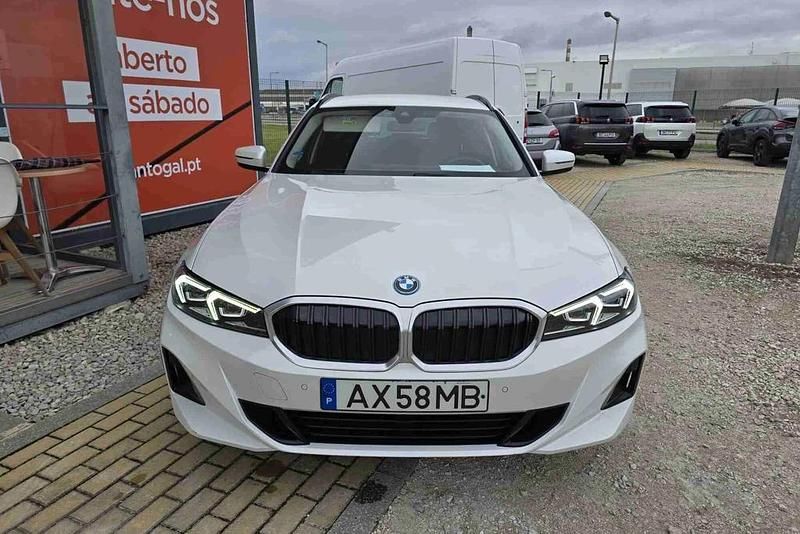 Usado BMW 320e Advantage 204 HP (150 kW) 2023 Branco Carrinha