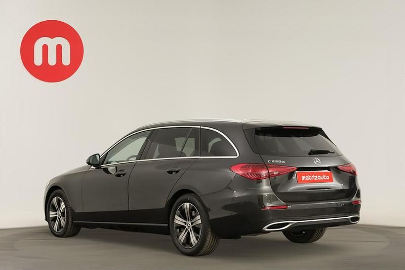 Usado Mercedes C220 Avantgarde 200 HP (147 kW) 2023