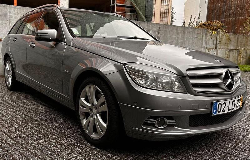 Usado 2010 Mercedes C220 Sedan | € 11.500 - Imagem 1/4