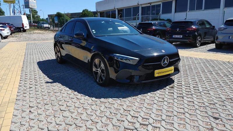 Preto Usado 2023 Mercedes A200 Progressive Sedan | € 31.490 - Imagem 1/4
