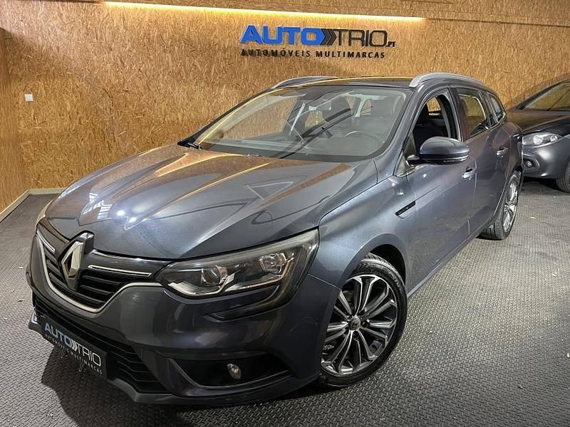 Usado Renault Mégane IV 110 HP (80 kW) 2017 Cinzento Carrinha