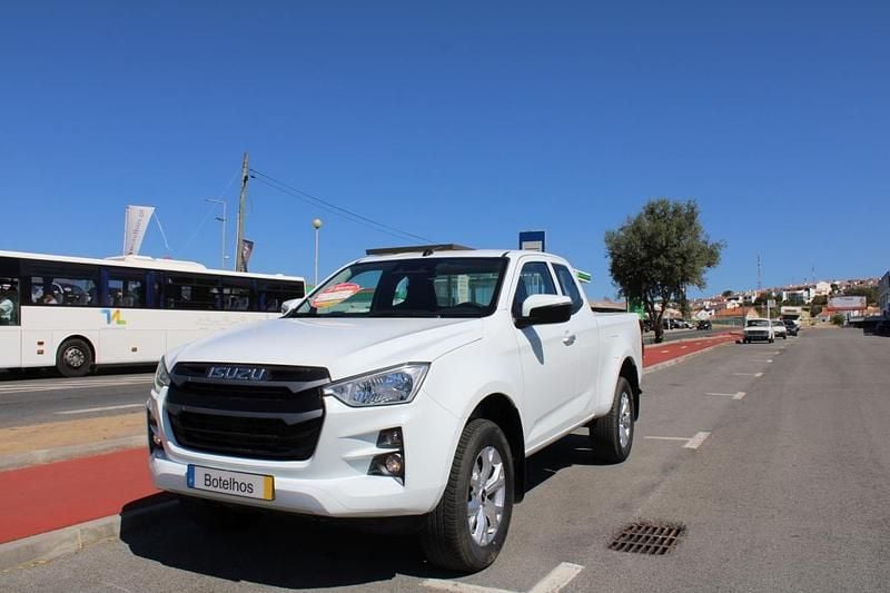 Usado Isuzu D-Max 164 HP (120 kW) 2025 Branco Pickup