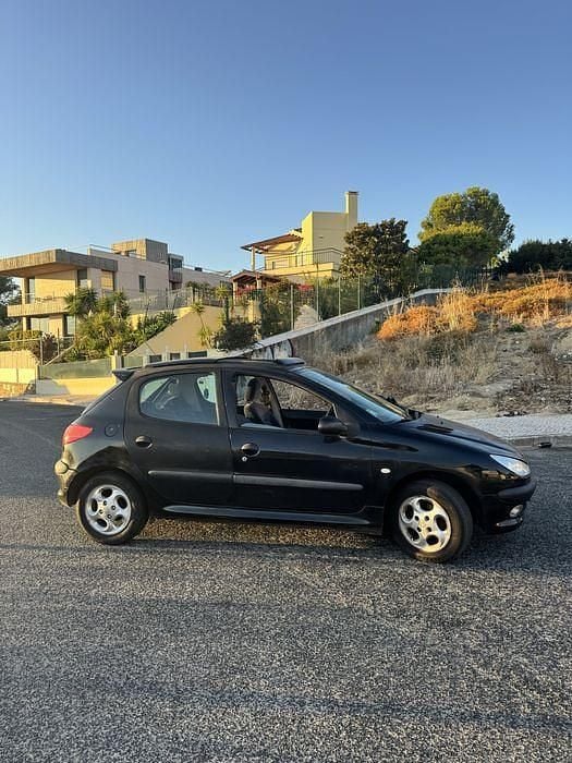 Usado 2000 Peugeot 206 Sedan | € 1.100 (Super Preço) - Imagem 1/4