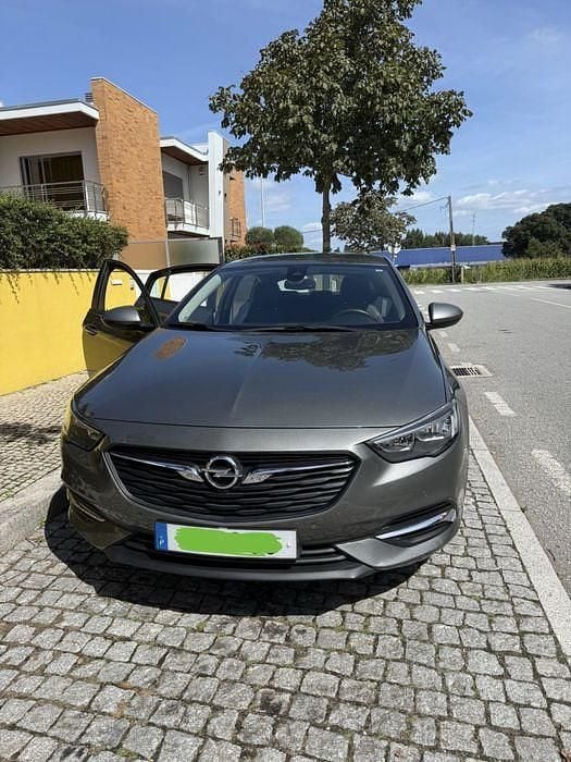 Cinzento Usado 2019 Opel Insignia Sport Sedan | € 16.000 (Preço elevado) - Imagem 1/4