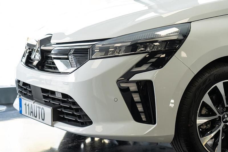 Usado Mitsubishi Colt 101 HP (74 kW) 2025 Branco Citadino