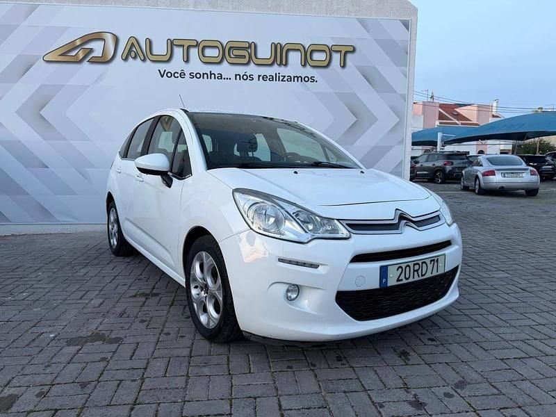Branco Usado 2016 Citroën C3 PureTech | € 8.500 - Imagem 1/4