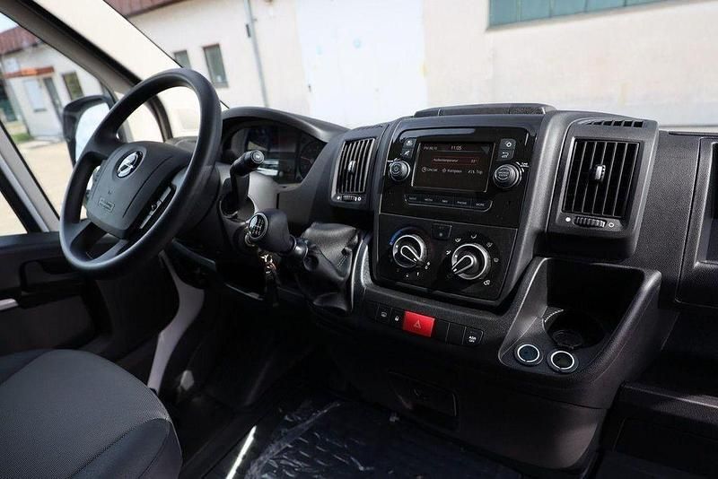 Usado Opel Movano 120 HP (88 kW) 2022 Branco Van