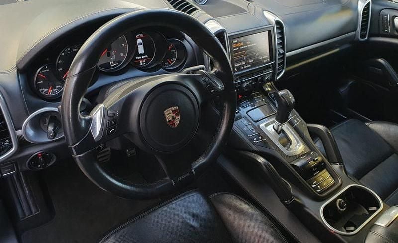 Usado Porsche Cayenne S 333 HP (244 kW) 2011 Cinzento SUV