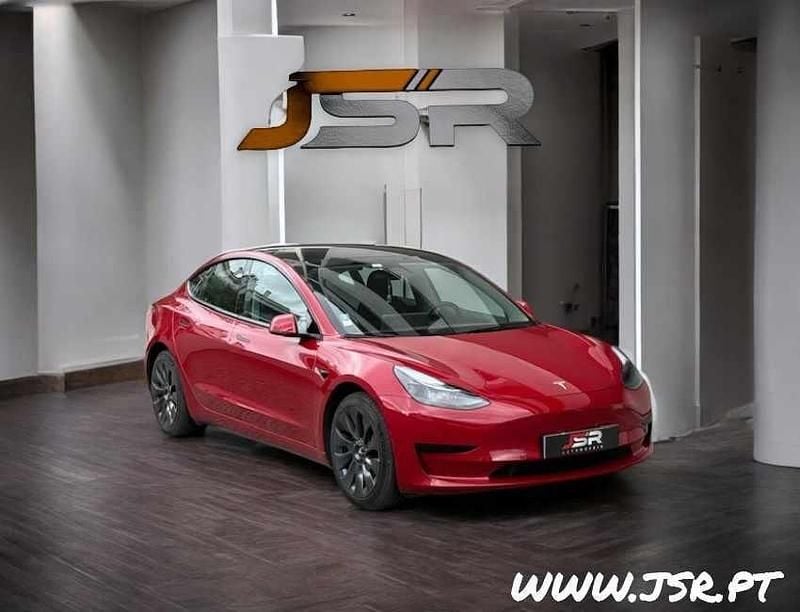 Vermelho Usado 2022 Tesla Model 3 Sedan | € 29.890 (Preço justo) - Imagem 1/4