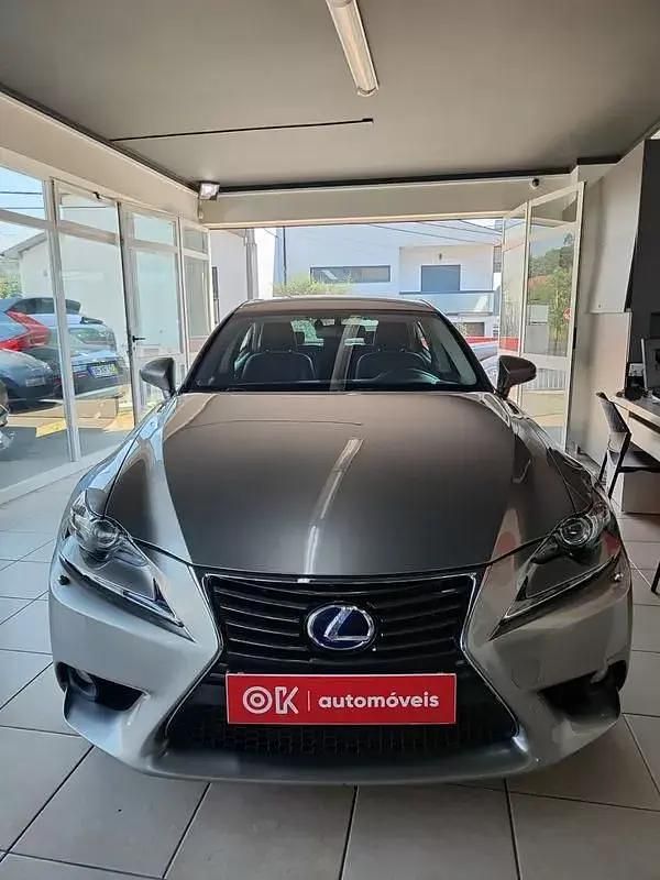 Usado Lexus IS300h Executive Line 223 HP (164 kW) 2013 Cinzento Sedan