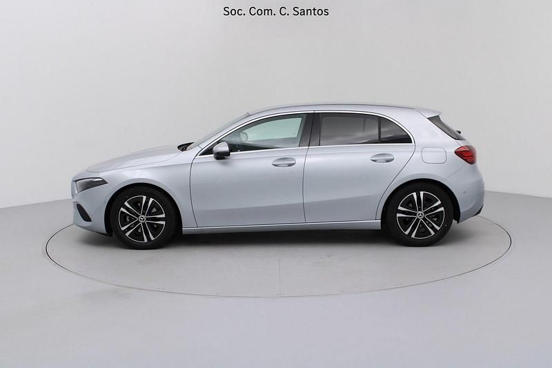 Usado Mercedes A180 Advanced 116 HP (85 kW) 2025 Cinza Sedan