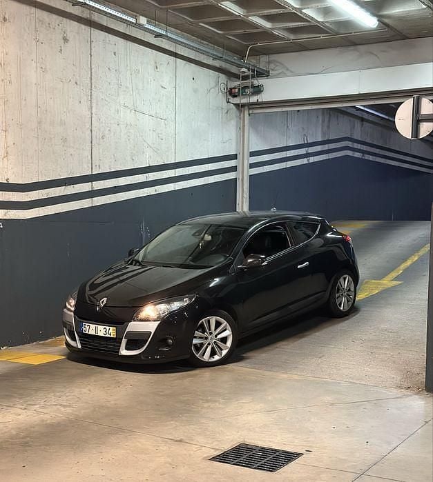 Usado 2009 Renault Mégane III Le Coq Sportif Coupé | € 4.990 (Bom preço) - Imagem 1/4