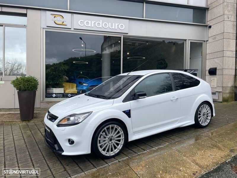 Branco preto Usado 2010 Ford Focus RS Citadino | € 45.900 - Imagem 1/4