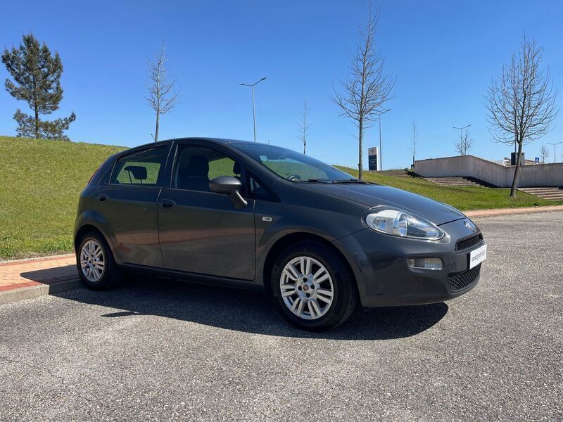 Preto Usado 2015 Fiat Punto Easy Citadino | € 7.950 (Preço justo) - Imagem 1/4
