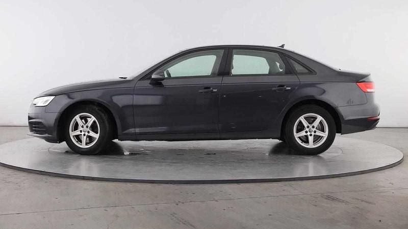 Usado Audi A4 150 HP (110 kW) 2019 Cinzento Sedan