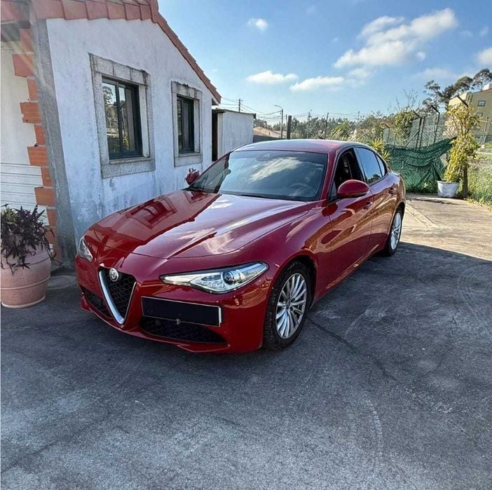 Usado 2020 Alfa Romeo Giulia Sedan | € 28.950 - Imagem 1/4