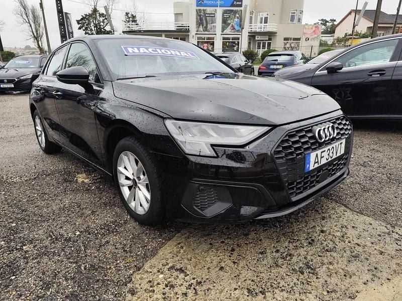 Usado Audi A3 110 HP (80 kW) 2021 Preto Sedan
