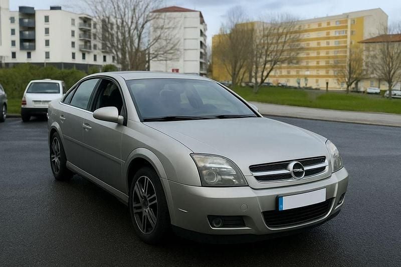 Usado 2005 Opel Vectra GTS Sedan | € 2.900 - Imagem 1/4