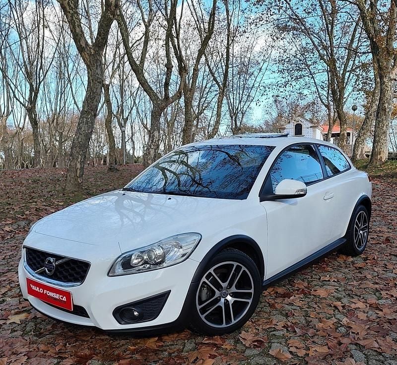 Branco Usado 2010 Volvo C30 Kinetic Citadino | € 8.900 - Imagem 1/4