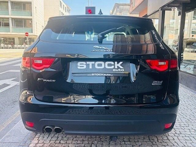 Usado Jaguar F-Pace 180 HP (132 kW) 2017 Preto SUV