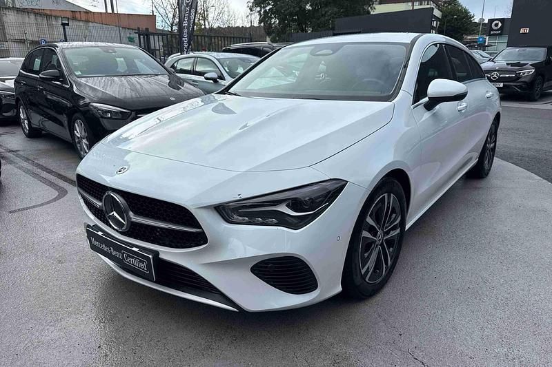 Branco Usado 2024 Mercedes CLA180 Sedan | € 43.900 (Caro) - Imagem 1/4