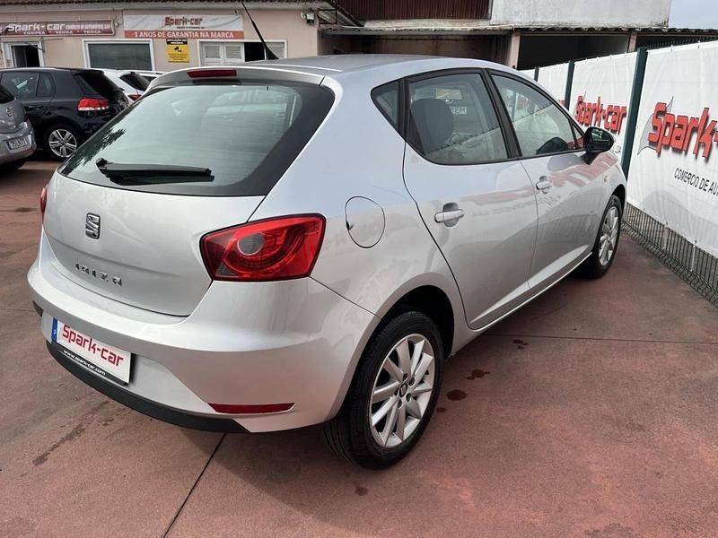 Usado Seat Ibiza 75 HP (55 kW) 2017 Cinzento