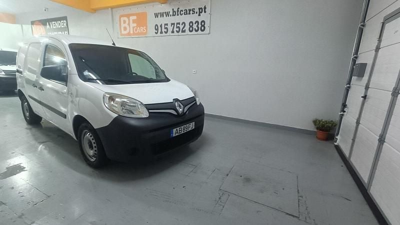 Usado Renault Kangoo Business 80 HP (58 kW) 2020 Branco Sedan