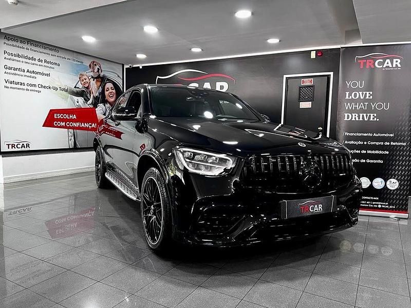 Preto Usado 2021 Mercedes GLC300e SUV | € 64.990 - Imagem 1/4