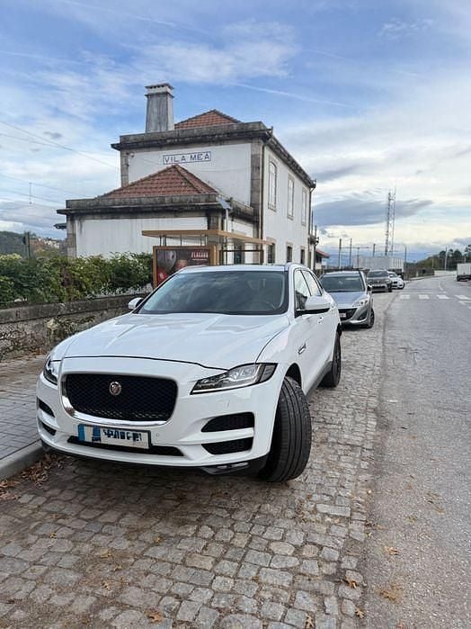 Usado Jaguar F-Pace R-Sport 180 HP (132 kW) 2017 SUV