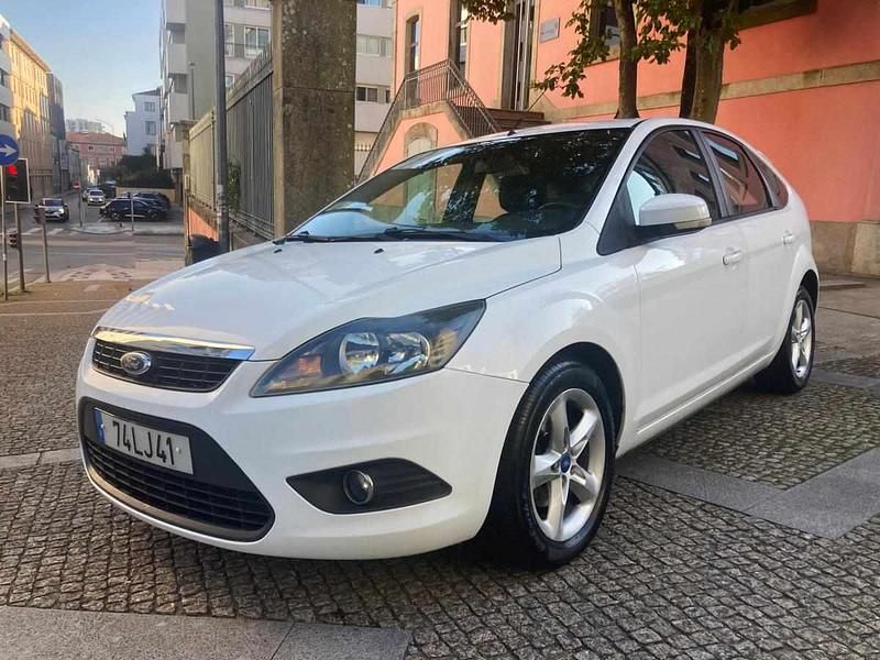 Branco Usado 2011 Ford Focus Citadino | € 5.750 (Super Preço) - Imagem 1/4