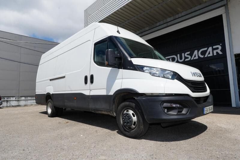 Branco Usado 2023 Iveco Daily | € 29.500 (Preço justo) - Imagem 1/4