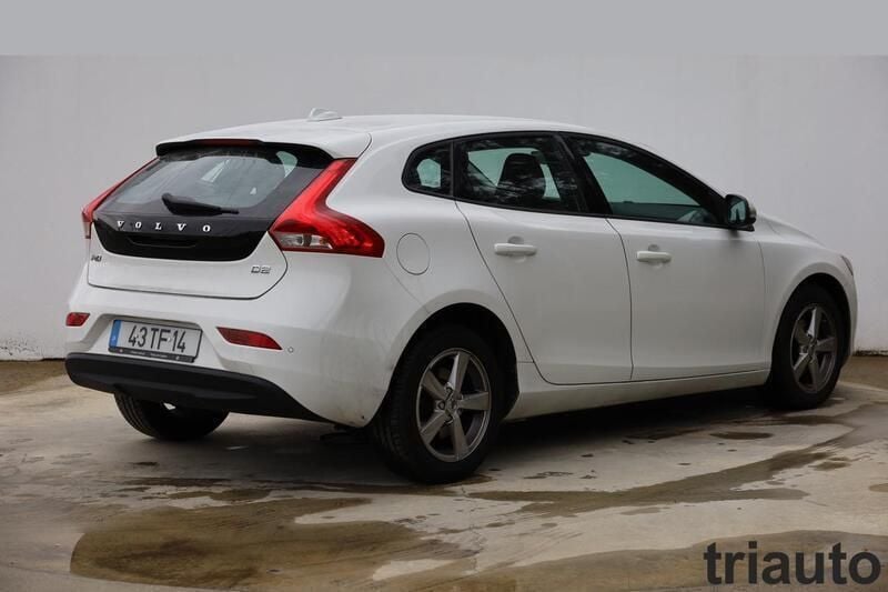 Usado Volvo V40 Kinetic 120 HP (88 kW) 2017 019  preto Carrinha