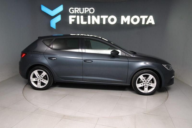Cinza Usado 2020 Seat Leon FR | € 16.490 (Preço justo) - Imagem 1/4