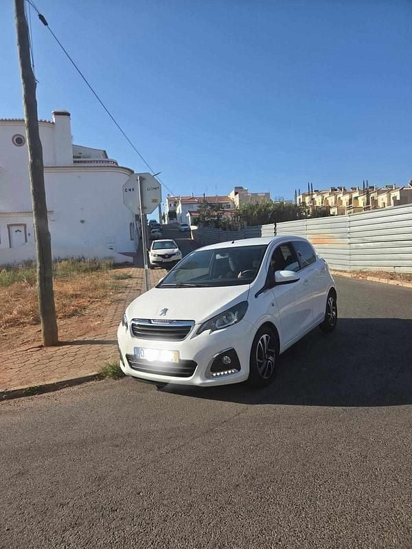 Branco Usado 2017 Peugeot 108 Citadino | € 8.750 (Preço justo) - Imagem 1/4