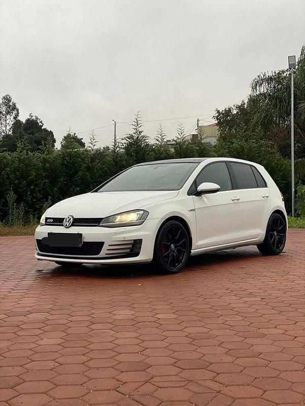 Branco Usado 2016 VW Golf VII | € 20.900 (Preço justo) - Imagem 1/4