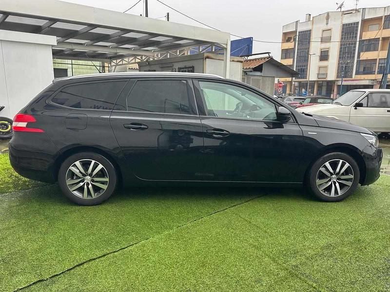 Usado Peugeot 308 SW 130 HP (95 kW) 2021 Preto Carrinha