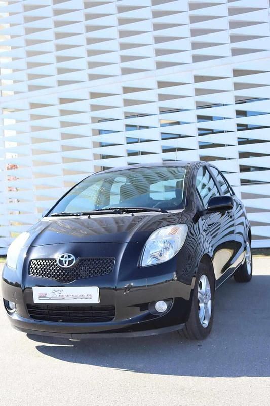 Preto Usado 2008 Toyota Yaris | € 5.750 (Bom preço) - Imagem 1/4