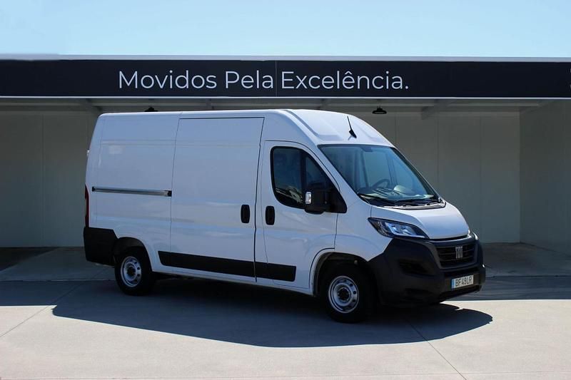 Branco Usado 2023 Fiat Ducato Van | € 27.900 (Bom preço) - Imagem 1/4