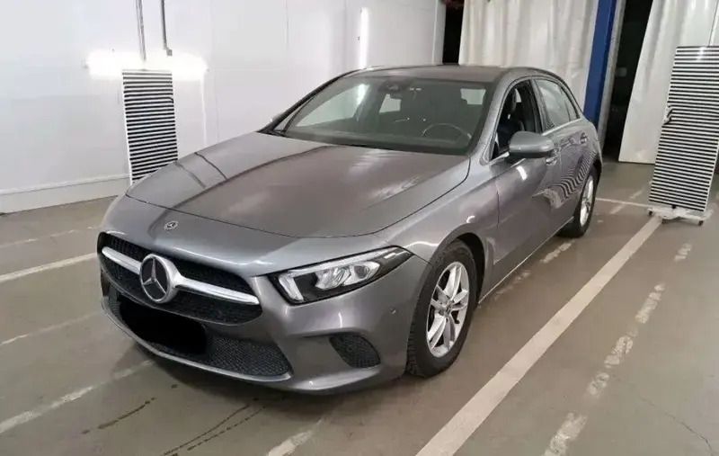 Cinzento Usado 2018 Mercedes C180 AMG line Carrinha | € 21.895 (Bom preço) - Imagem 1/4