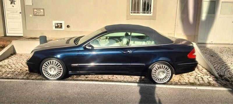 Usado 2006 Mercedes CLK320 Sedan | € 8.000 - Imagem 1/4