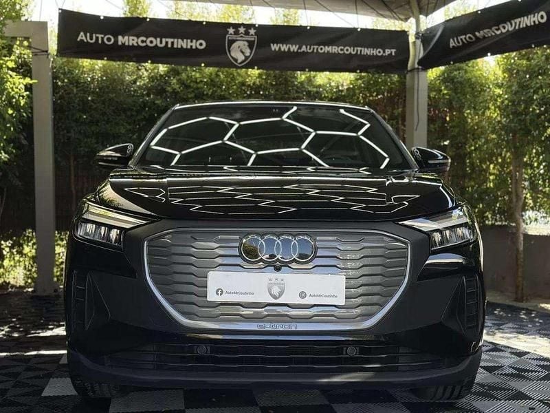 Preto Usado 2022 Audi Q4 e-tron SUV | € 32.500 (Preço justo) - Imagem 1/4