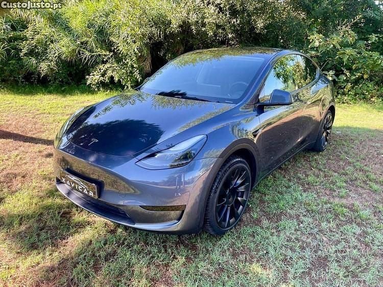 Cinza Usado 2023 Tesla Model Y SUV | € 34.900 (Preço justo) - Imagem 1/1