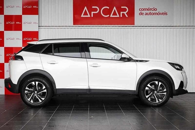 Usado Peugeot e-2008 Allure 100 kW (136 HP) 2021 Branco SUV
