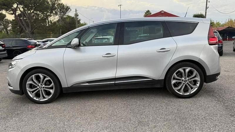 Usado Renault Grand Scénic IV Black Edition 120 HP (88 kW) 2019 Cinzento Monovolume