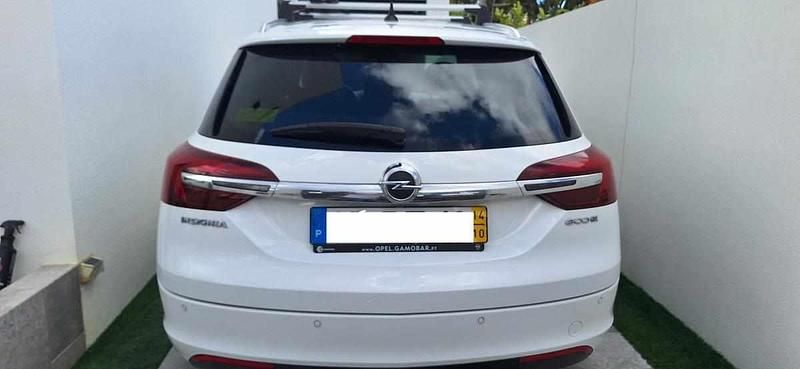 Usado Opel Insignia 140 HP (102 kW) 2014 Branco Carrinha