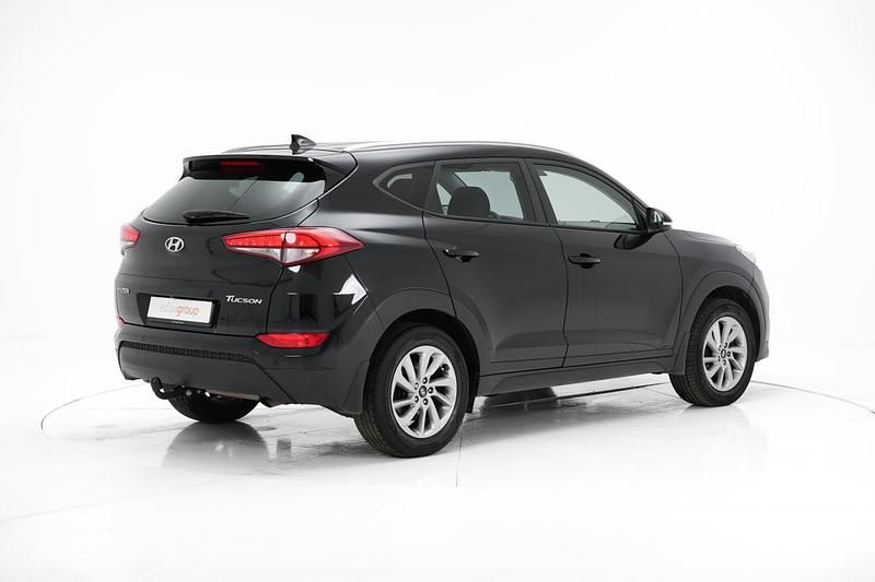 Usado Hyundai Tucson 116 HP (85 kW) 2016 Preto SUV