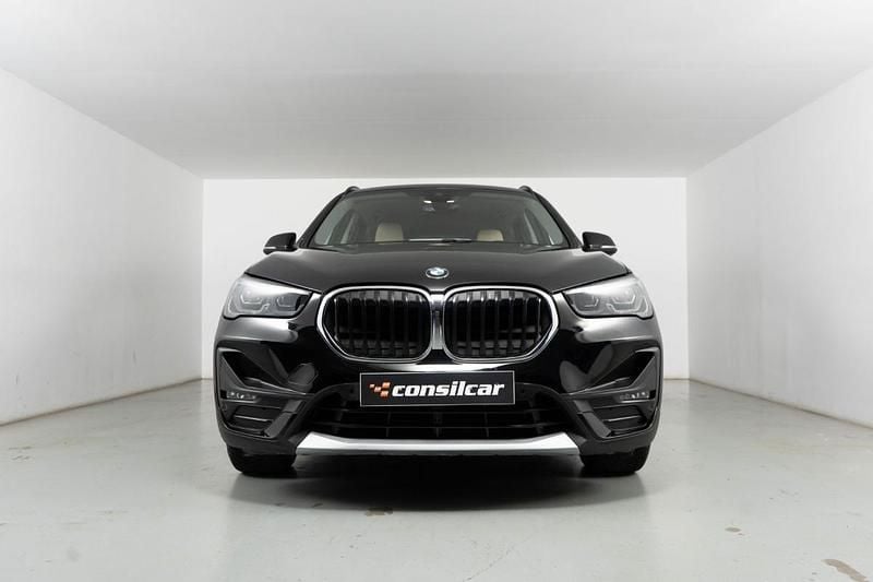 Usado BMW X1 Advantage 220 HP (161 kW) 2021 Preto SUV