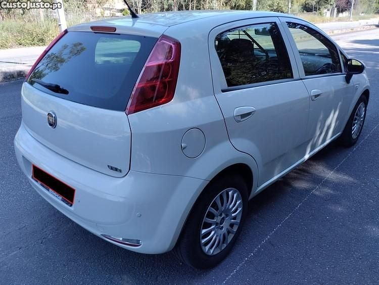 Branco Usado 2019 Fiat Punto Evo Citadino | € 7.999 (Preço elevado) - Imagem 1/1
