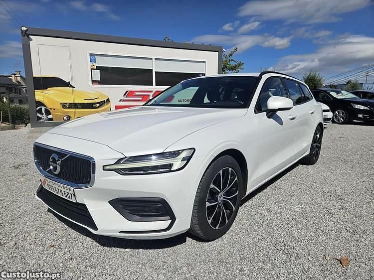 Branco Usado 2018 Volvo V60 Momentum Carrinha | € 24.500 (Caro) - Imagem 1/1