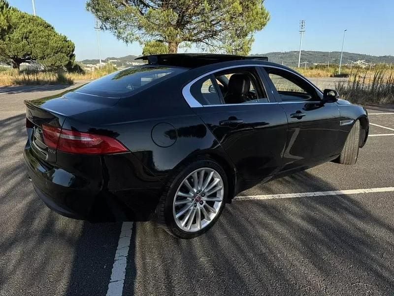 Preto Usado 2021 Jaguar XE Sedan | € 20.950 (Bom preço) - Imagem 1/4